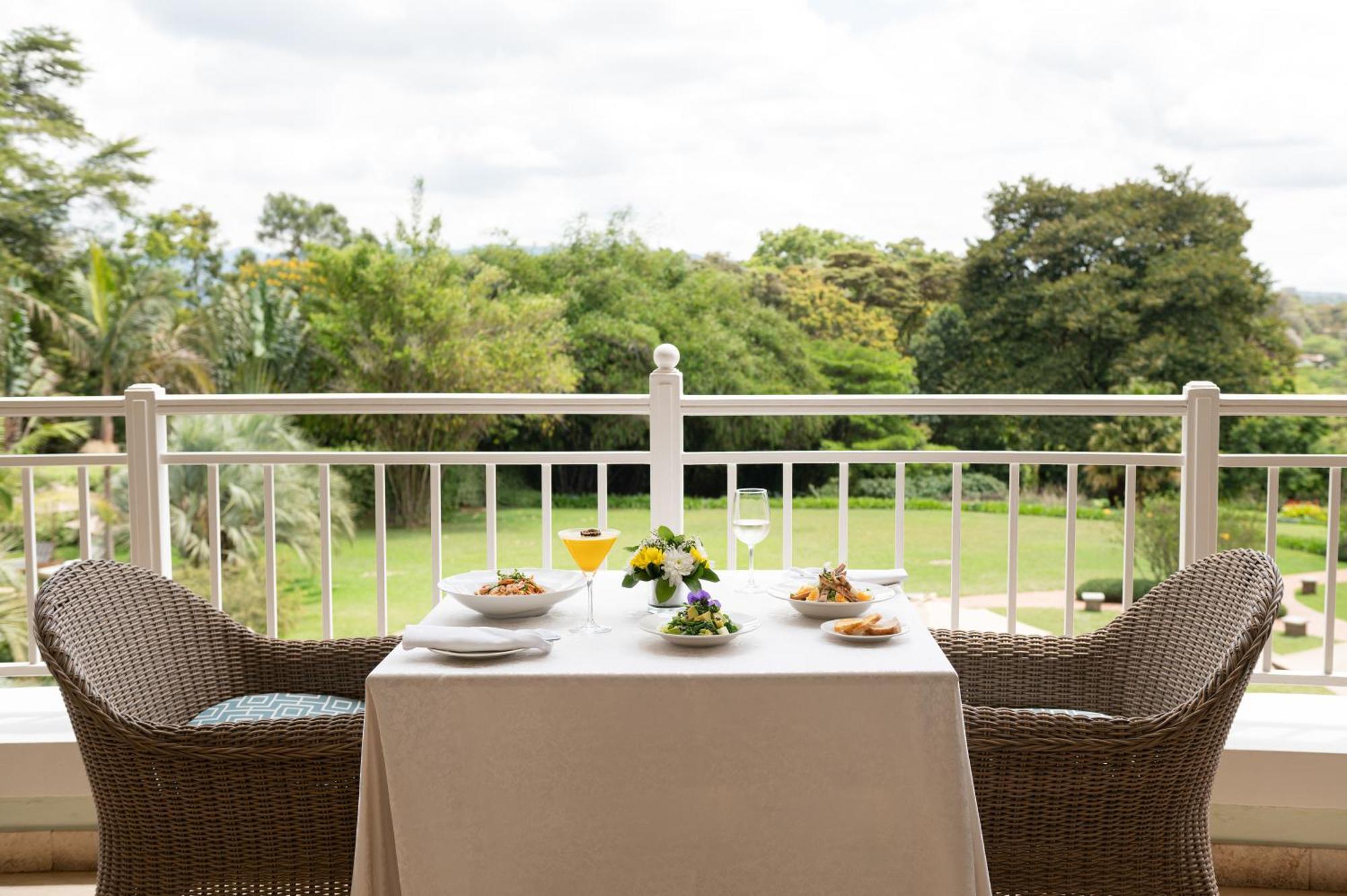 Hemingways Nairobi Hotell Exteriör bild