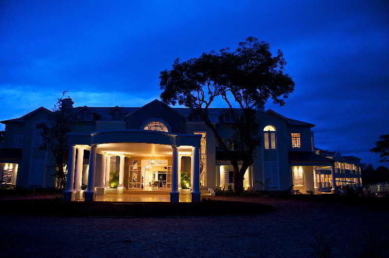 Hemingways Nairobi Hotell Exteriör bild
